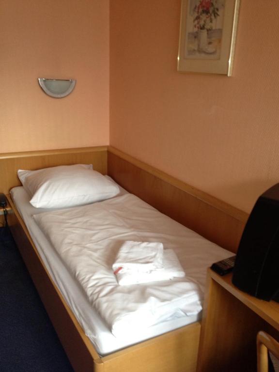 A1 Raststaette & Motel Hamburg-Stillhorn Chambre photo